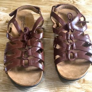NATURAL SOUL SHOES for women.  Size 9 Wide. Literally wore one time.  Brown